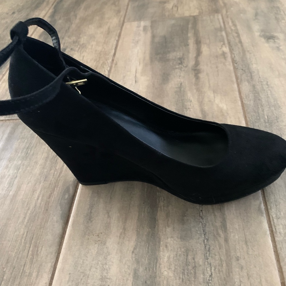 Womens Black Pump Heel